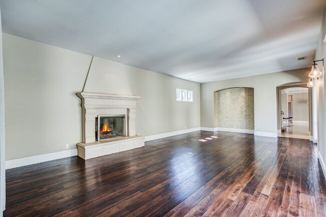 Building Photo - Timeless Design Meets Modern Coastal Elegance