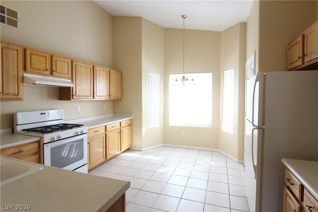 Building Photo - 6156 Pine Villa Ave