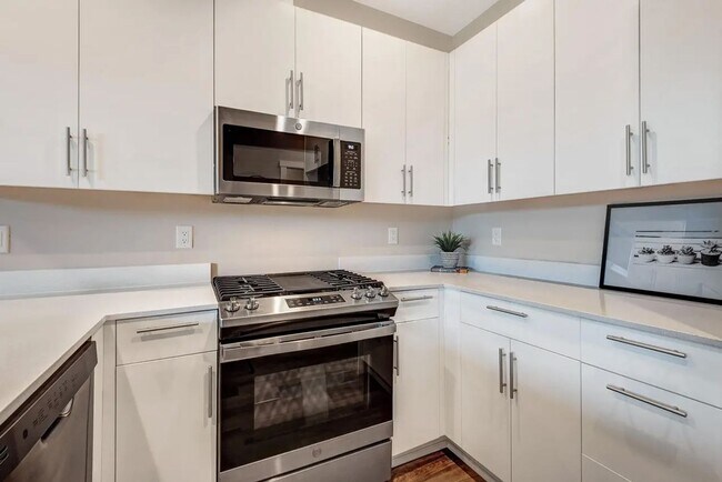 Building Photo - Beautiful Home in Highly Desired NW Redmond Neighborhood