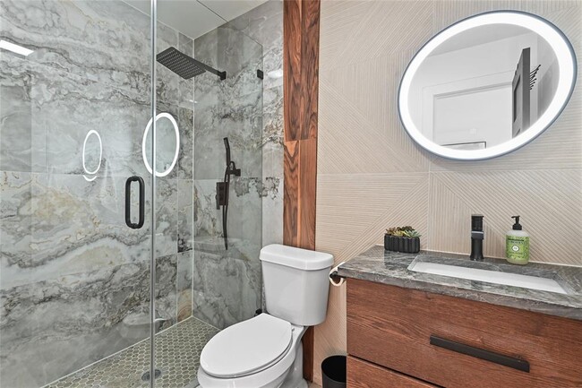 Building Photo - 6906 Lunar Dr