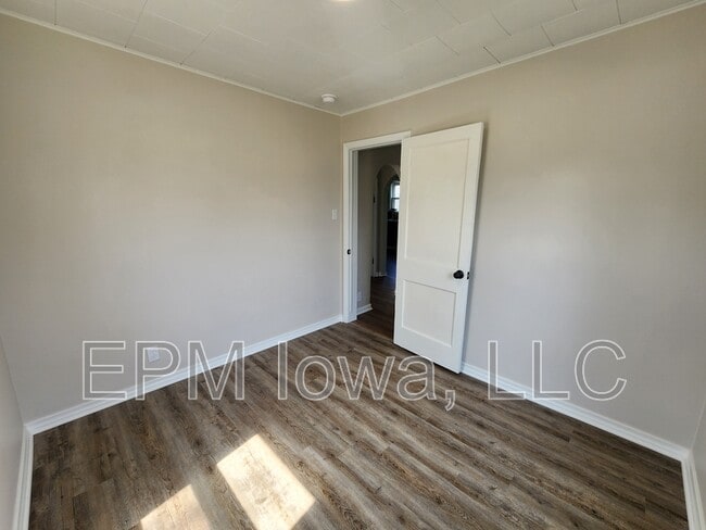 Building Photo - 608 6th St NW