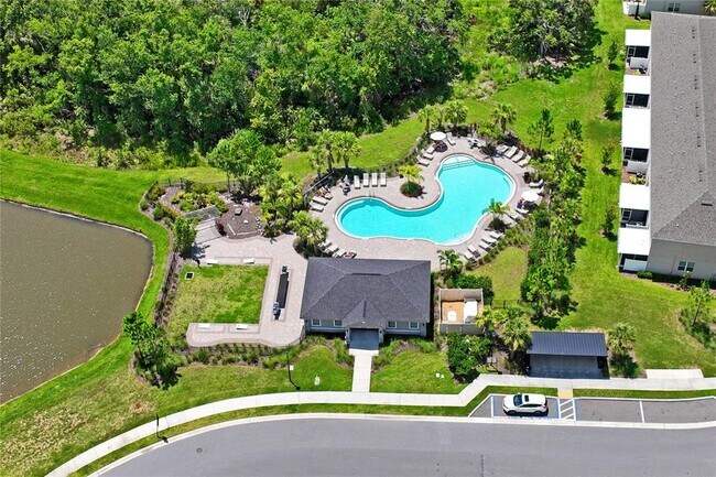Building Photo - 6240 Fairmont Ln