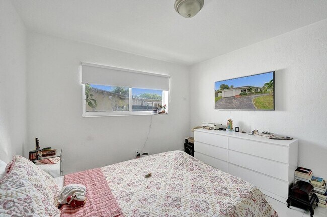 Building Photo - 3322 McKinley St