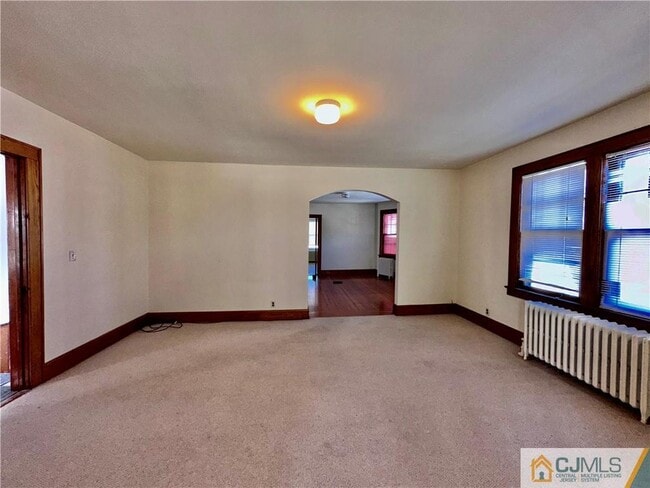 Building Photo - 560 Spruce Ave