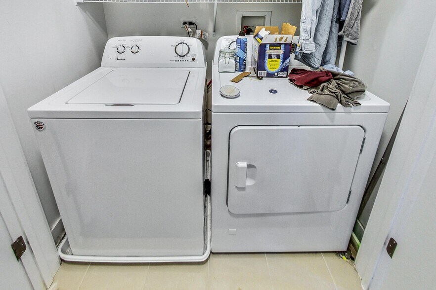 Building Photo - 3620 W Irving Park Rd