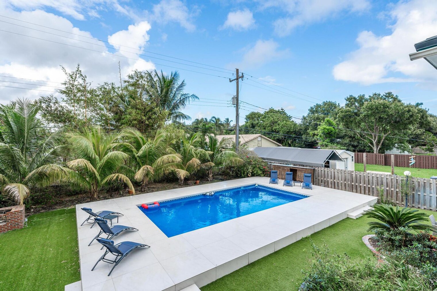 Building Photo - 809 SW 14th Ct