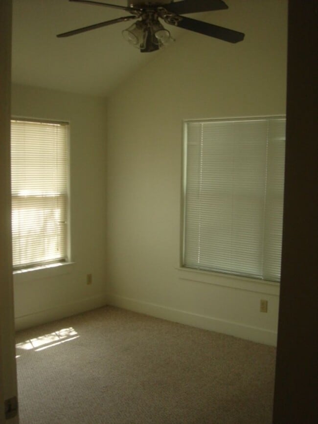 Building Photo - 5101 Martin Ave