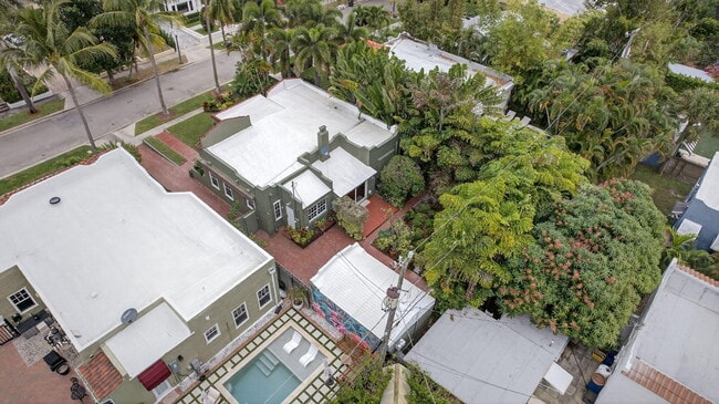 Building Photo - 616 Upland Rd