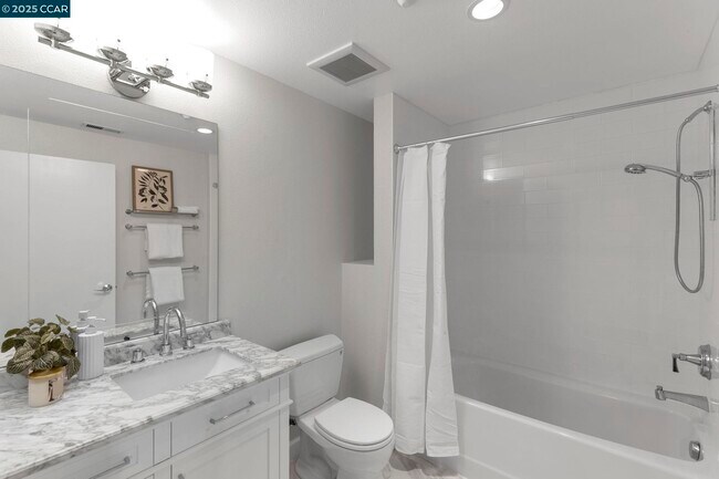 Building Photo - 555 Ygnacio Valley Rd