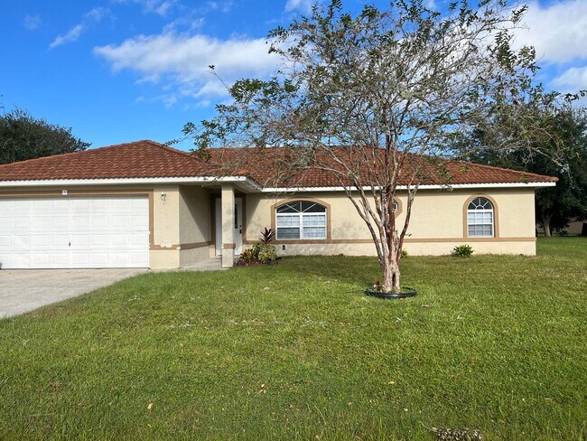 Building Photo - Matanzas Woods Pool Home with Pool Bath!
