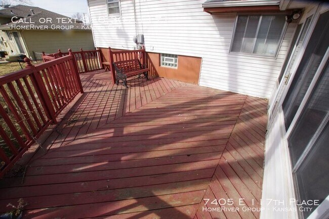 Building Photo - 3 br / 2 ba ready for immediate move in!