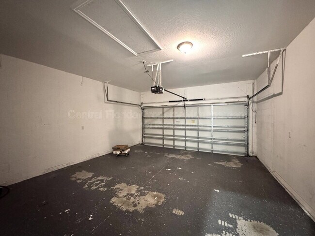 Building Photo - 1389 Worthington Dr