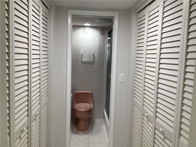 Building Photo - 300 Layne Blvd