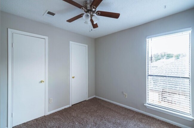 Building Photo - 16007 Sierra Vista Dr