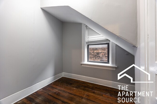 Building Photo - 2031 W Moffat St