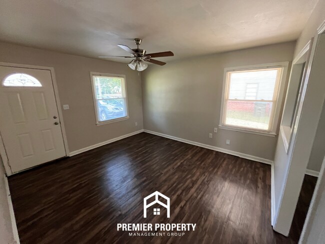 Building Photo - Charming 3BR/1BA Memphis Rental with Hardwood Floors & Open Kitchen!