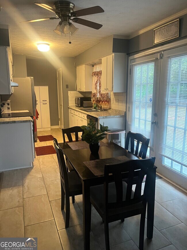 Building Photo - 7013 Fielder Rd