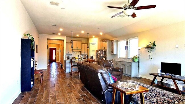 Building Photo - 8001 Silhouette St