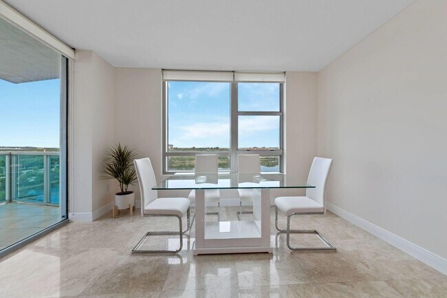 Building Photo - 2641 N Flamingo Rd