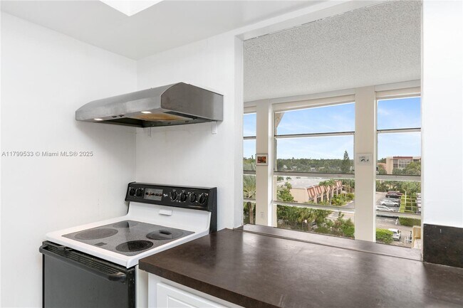 Building Photo - 2000 Atlantic Shores Blvd