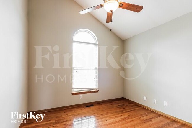 Building Photo - 1709 Shelby Dr