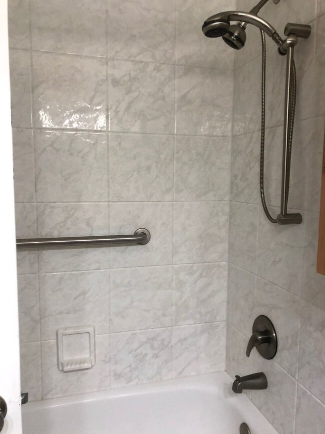 Building Photo - 3 bedroom house in Papillion