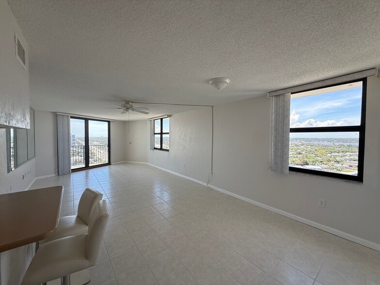 Building Photo - 1415 Ocean Shore Blvd
