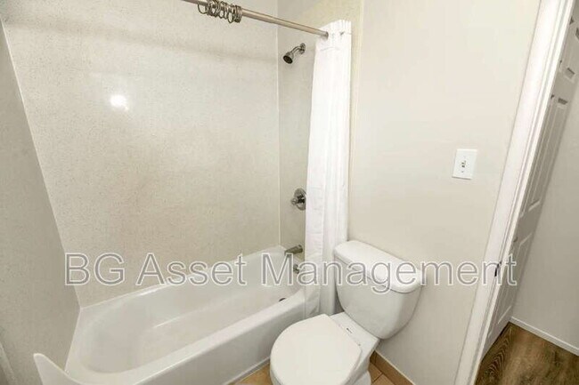 Building Photo - 3600 Dimond Ave