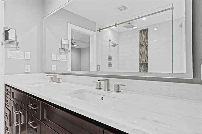 Building Photo - 22435 Elsinore Dr