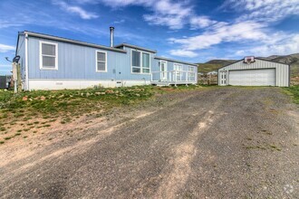 Building Photo - 4 Bedroom home on Wenas Lake