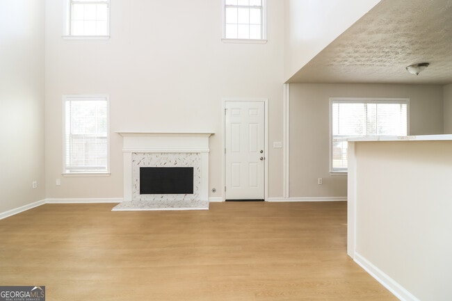 Building Photo - 7915 Clearview Cir