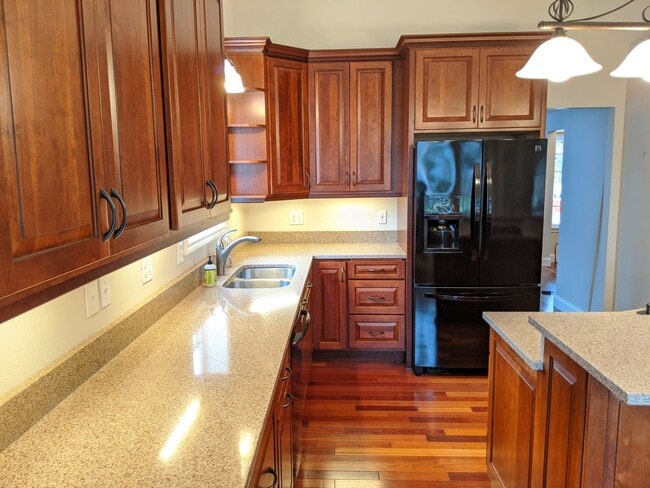 Building Photo - 4703 Cypress Dr