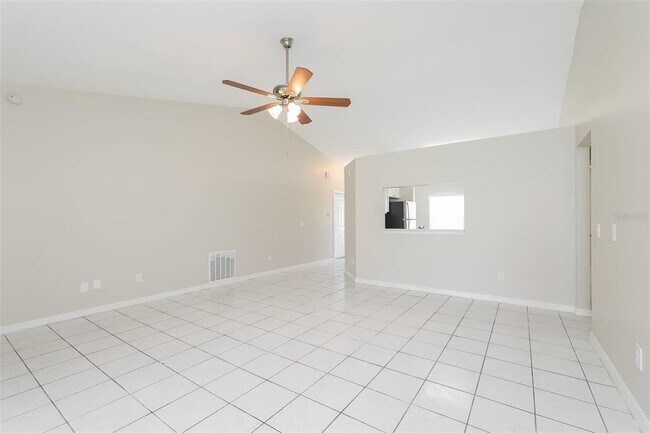 Building Photo - 807 Savona Pl