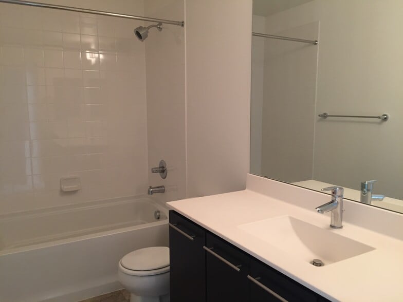 2nd Bath - 9627 Dunning Cir
