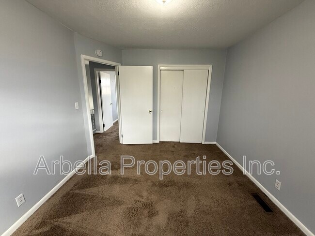 Building Photo - 1404 Bloomingdale Rd