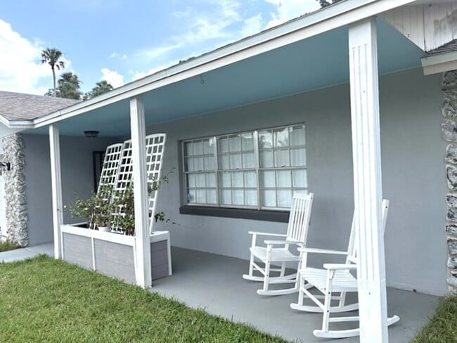 Building Photo - Beautiful 3 Bedroom Port Orange Home!