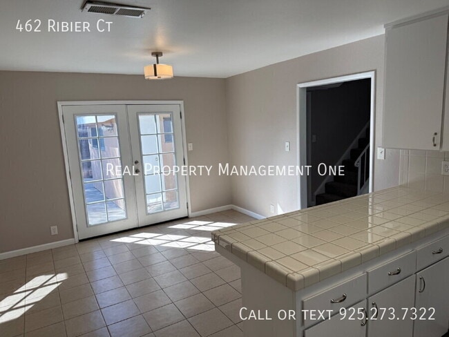 Building Photo - 462 Ribier Ct