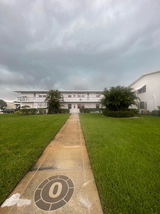 Building Photo - 354 Norwich O