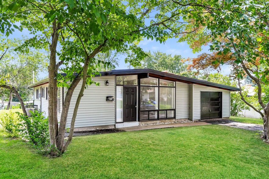 Building Photo - 830 St Anthony Ln