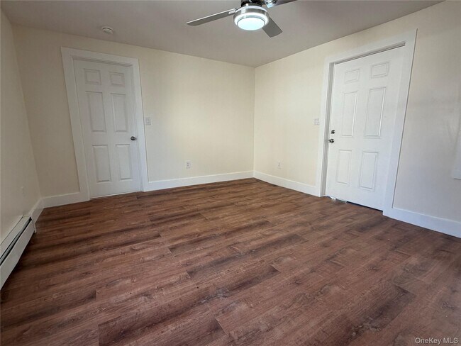 Building Photo - 155 N Clinton St