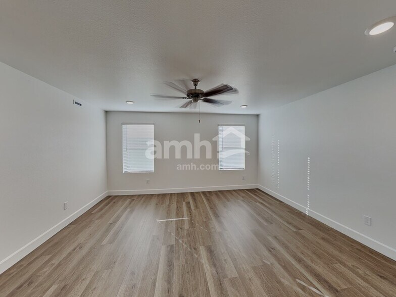 Building Photo - 10087 Abilene St