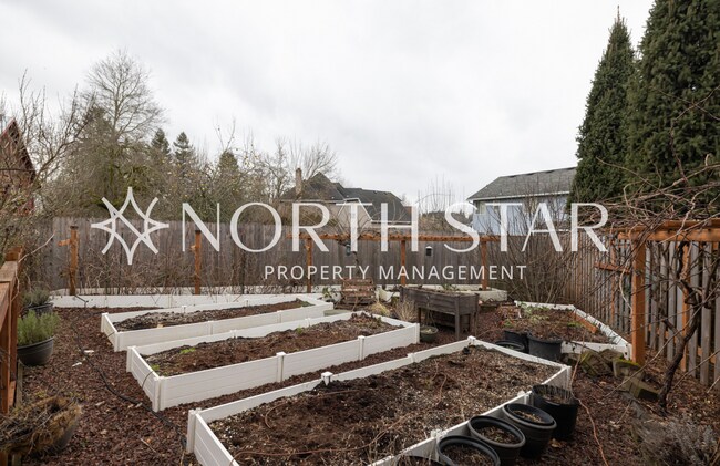 Building Photo - Gardener's Paradise