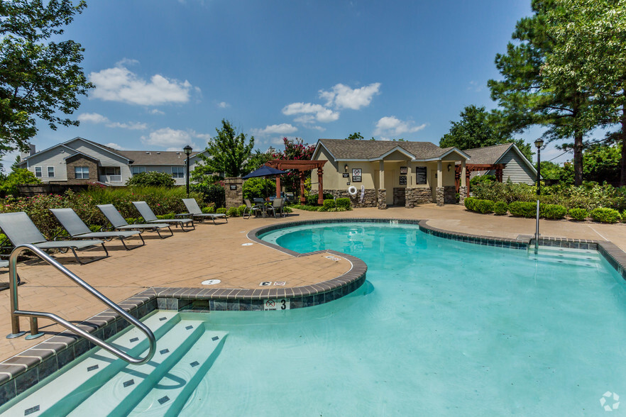 Resident Pool and Lounge Chairs | Apartments in Memphis TN | Waterford Place Apartments - Waterford Place Apartments