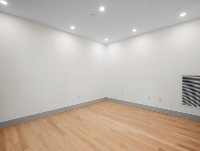 Building Photo - 1111 Hardscrabble Rd