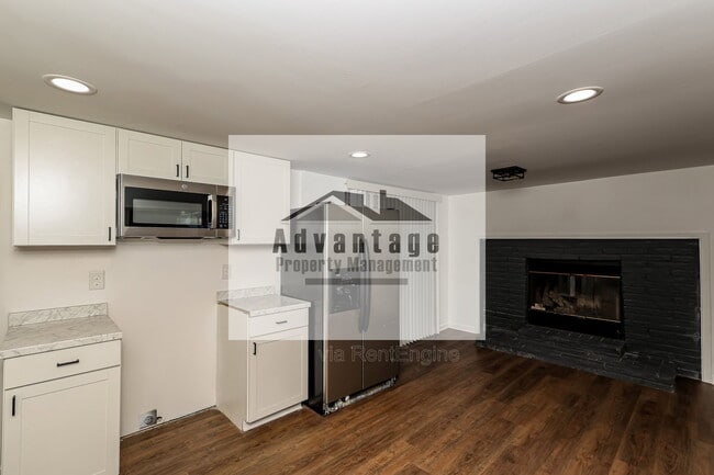 Building Photo - 1455 Helen Ln SW