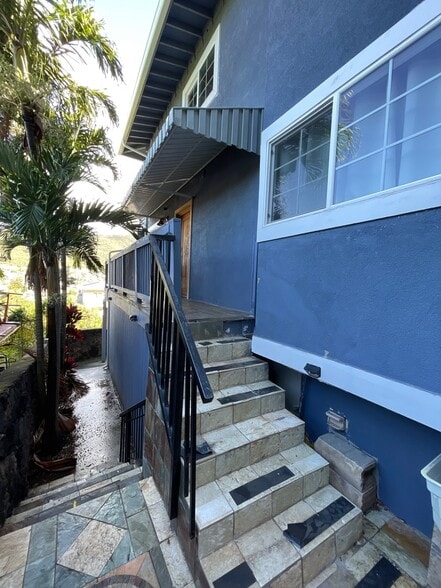 Building Photo - 1574 Wailele St