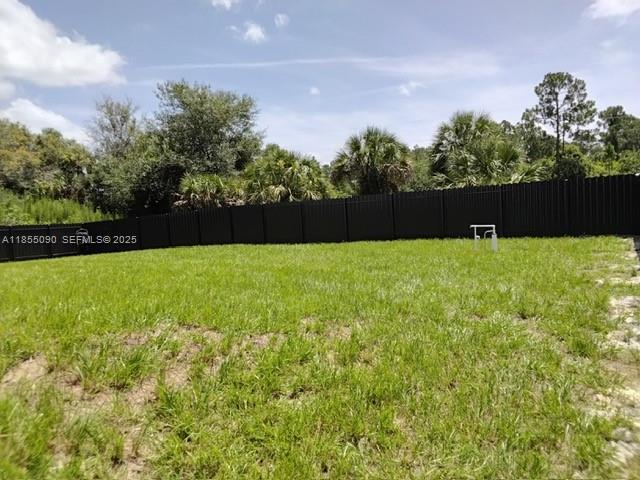 Building Photo - 425 Majors Ave S