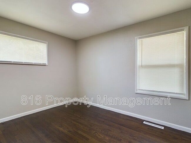 Building Photo - 4535 Lister Ave