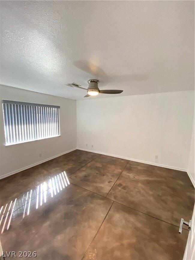 Building Photo - 2521 E Serene Ave