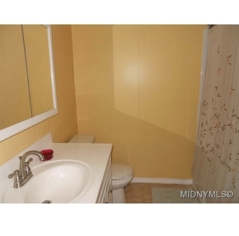 Building Photo - 36 Chestnut Hls